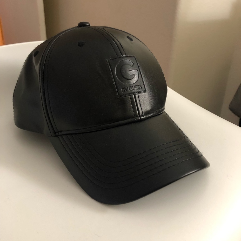 Guess cap